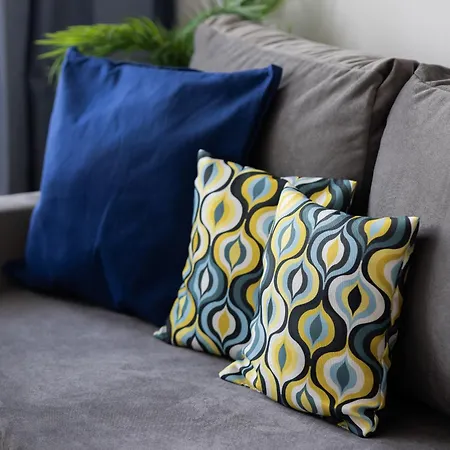 Bright With Air Conditioning Near Ogrod Saski By Renters Appartement