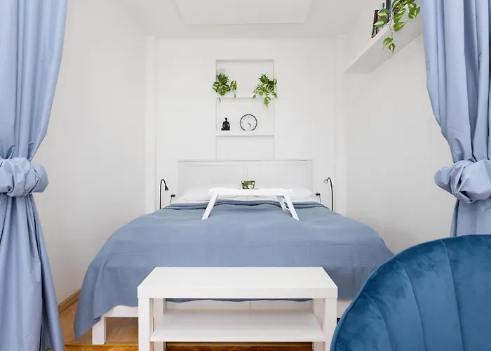 شقة Bright With Air Conditioning Near Ogrod Saski By Renters *